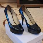 Женские туфли лакированные, черного цвета, размер 40
